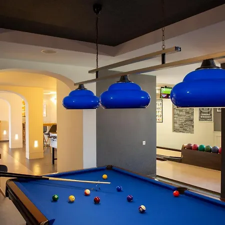 伊甸园宾馆 Želiezovce