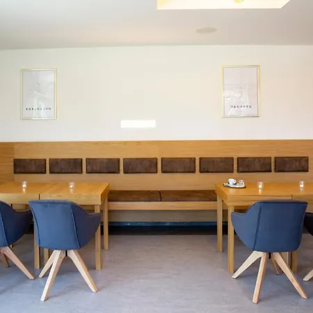 Eden Hotel 3*