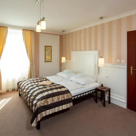 Eden Hotel Želiezovce