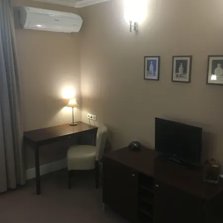 伊甸园宾馆 酒店 Želiezovce