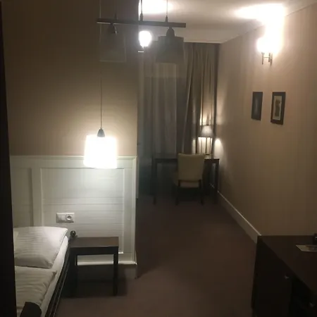 伊甸园宾馆 3* Želiezovce