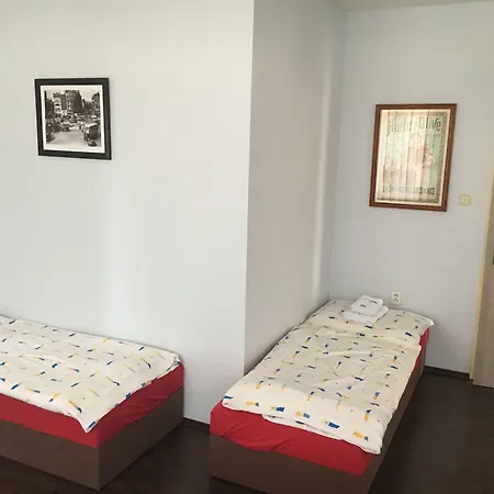 伊甸园宾馆 Želiezovce