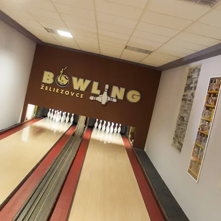 ホテル Eden Želiezovce