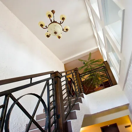 Eden Hotel