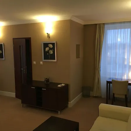 Eden 3*
